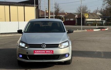 Volkswagen Polo VI (EU Market), 2011 год, 390 000 рублей, 2 фотография