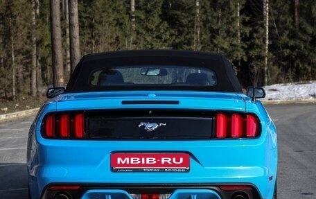 Ford Mustang VI рестайлинг, 2016 год, 2 300 000 рублей, 3 фотография