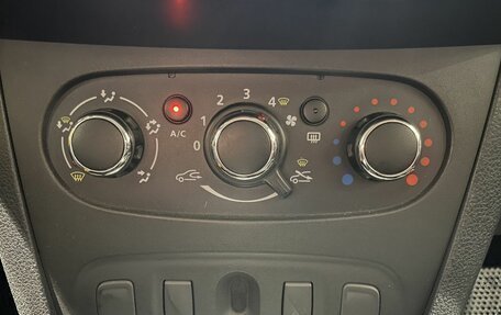 Renault Logan II, 2020 год, 1 249 000 рублей, 15 фотография