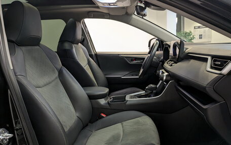 Toyota RAV4, 2023 год, 3 995 000 рублей, 24 фотография