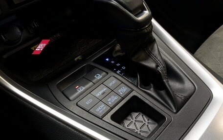 Toyota RAV4, 2023 год, 3 995 000 рублей, 29 фотография