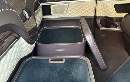 Mercedes-Benz V-Класс, 2020 год, 16 000 000 рублей, 28 фотография