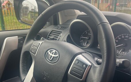 Toyota Land Cruiser Prado 150 рестайлинг 2, 2015 год, 4 499 000 рублей, 19 фотография