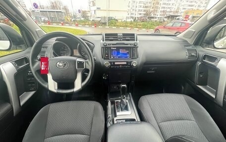 Toyota Land Cruiser Prado 150 рестайлинг 2, 2015 год, 4 499 000 рублей, 12 фотография