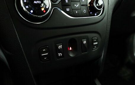 Renault Sandero II рестайлинг, 2015 год, 759 898 рублей, 15 фотография