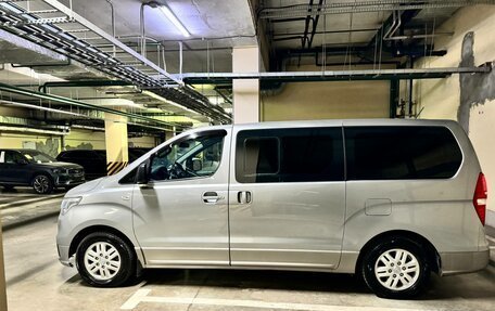 Hyundai H-1 II рестайлинг, 2018 год, 2 350 000 рублей, 8 фотография