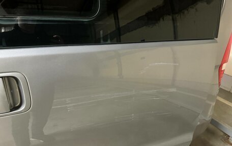 Hyundai H-1 II рестайлинг, 2018 год, 2 350 000 рублей, 16 фотография