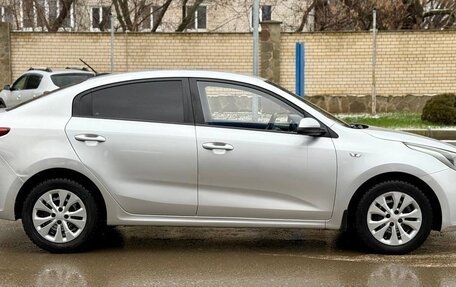 KIA Rio IV, 2017 год, 999 999 рублей, 11 фотография