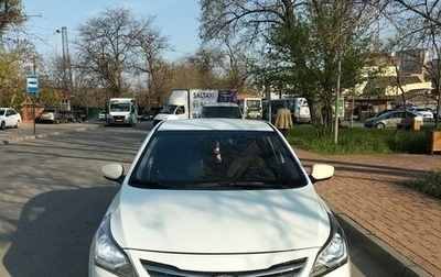 Hyundai Solaris II рестайлинг, 2015 год, 560 000 рублей, 1 фотография