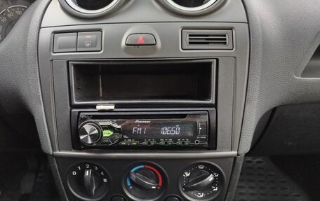 Ford Fiesta, 2006 год, 379 000 рублей, 17 фотография