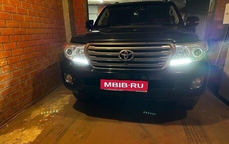 Toyota Land Cruiser 200, 2012 год, 2 890 000 рублей, 17 фотография