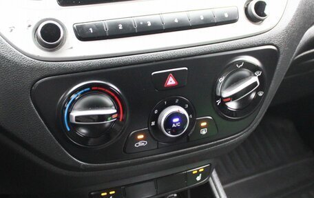 Hyundai Solaris II рестайлинг, 2021 год, 1 299 000 рублей, 14 фотография