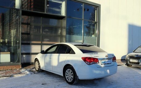 Chevrolet Cruze II, 2010 год, 599 000 рублей, 3 фотография