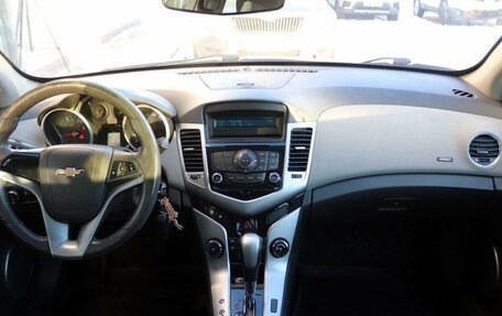 Chevrolet Cruze II, 2010 год, 599 000 рублей, 15 фотография