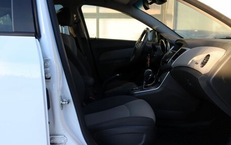 Chevrolet Cruze II, 2010 год, 599 000 рублей, 13 фотография