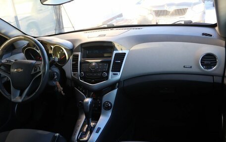 Chevrolet Cruze II, 2010 год, 599 000 рублей, 14 фотография