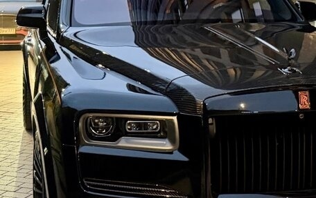 Rolls-Royce Cullinan, 2024 год, 57 000 000 рублей, 5 фотография