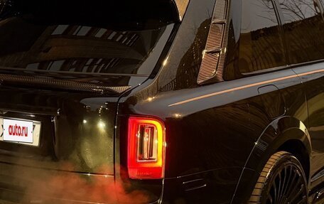 Rolls-Royce Cullinan, 2024 год, 57 000 000 рублей, 24 фотография