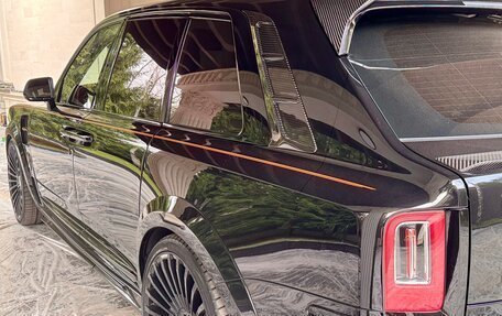 Rolls-Royce Cullinan, 2024 год, 57 000 000 рублей, 17 фотография