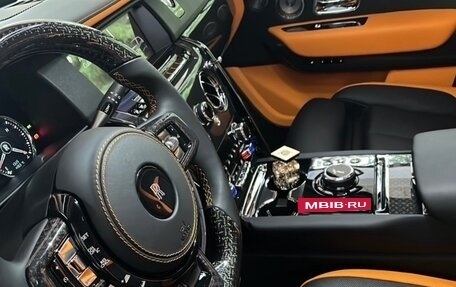 Rolls-Royce Cullinan, 2024 год, 57 000 000 рублей, 23 фотография