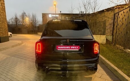 Rolls-Royce Cullinan, 2024 год, 57 000 000 рублей, 33 фотография