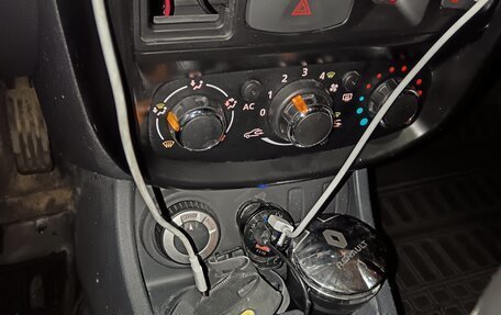 Renault Duster I рестайлинг, 2015 год, 900 000 рублей, 12 фотография