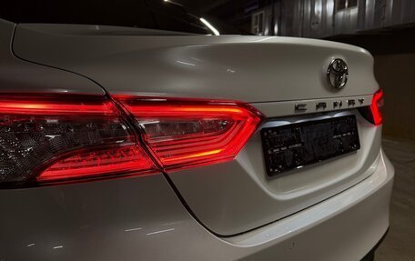 Toyota Camry, 2021 год, 3 999 999 рублей, 10 фотография