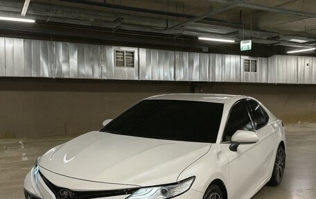 Toyota Camry, 2021 год, 3 999 999 рублей, 8 фотография