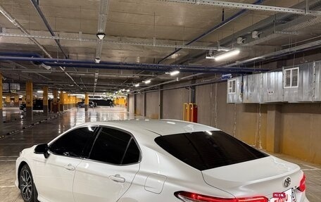 Toyota Camry, 2021 год, 3 999 999 рублей, 6 фотография