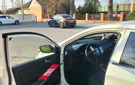 Hyundai Solaris II рестайлинг, 2015 год, 560 000 рублей, 3 фотография