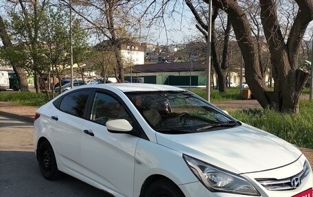 Hyundai Solaris II рестайлинг, 2015 год, 560 000 рублей, 2 фотография