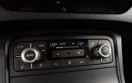 Volkswagen Touareg III, 2012 год, 1 999 000 рублей, 7 фотография