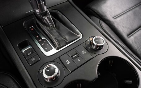 Volkswagen Touareg III, 2012 год, 1 999 000 рублей, 16 фотография