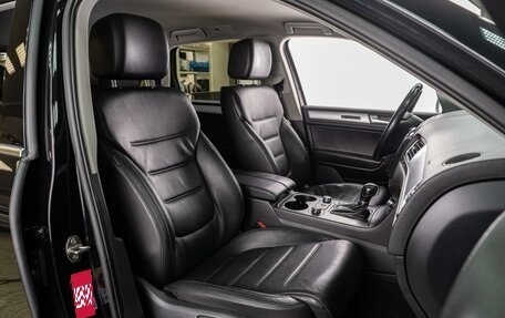 Volkswagen Touareg III, 2012 год, 1 999 000 рублей, 3 фотография