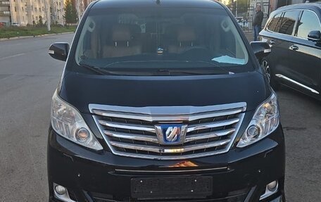 Toyota Alphard III, 2012 год, 2 400 000 рублей, 1 фотография