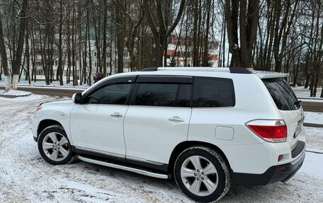 Toyota Highlander III, 2012 год, 2 200 000 рублей, 3 фотография