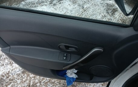 Renault Sandero II рестайлинг, 2019 год, 750 000 рублей, 9 фотография