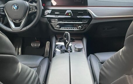 BMW 5 серия, 2018 год, 3 500 000 рублей, 18 фотография
