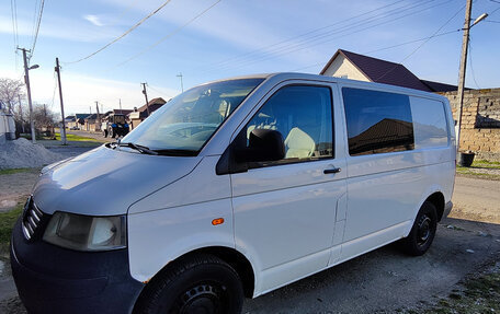 Volkswagen Transporter T5 рестайлинг, 2006 год, 590 000 рублей, 2 фотография