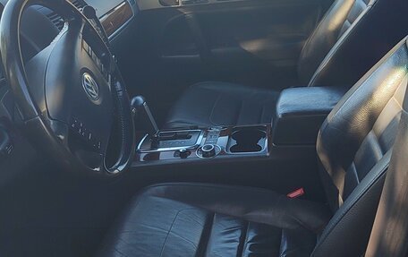 Volkswagen Touareg III, 2009 год, 1 380 000 рублей, 2 фотография