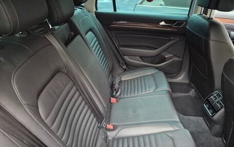 Volkswagen Passat B8 рестайлинг, 2015 год, 1 850 000 рублей, 7 фотография