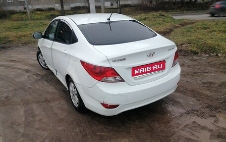 Hyundai Solaris II рестайлинг, 2011 год, 490 000 рублей, 2 фотография