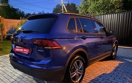 Volkswagen Tiguan II, 2020 год, 2 600 000 рублей, 2 фотография