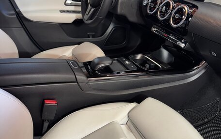 Mercedes-Benz A-Класс, 2018 год, 2 350 000 рублей, 8 фотография