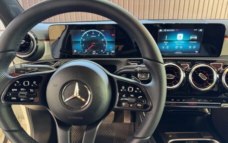 Mercedes-Benz A-Класс, 2018 год, 2 350 000 рублей, 7 фотография