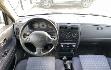 Daihatsu Sirion, 2002 год, 270 000 рублей, 12 фотография