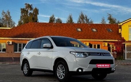 Mitsubishi Outlander III рестайлинг 3, 2013 год, 1 600 000 рублей, 6 фотография