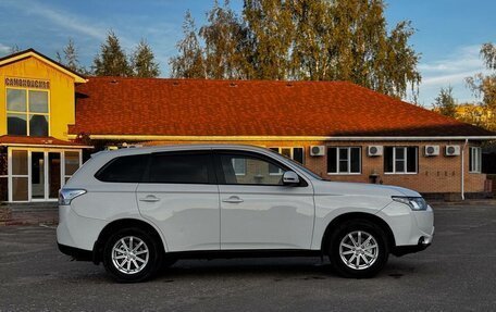 Mitsubishi Outlander III рестайлинг 3, 2013 год, 1 600 000 рублей, 8 фотография