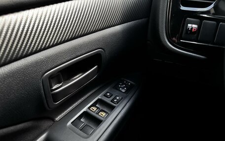 Mitsubishi Outlander III рестайлинг 3, 2013 год, 1 600 000 рублей, 20 фотография