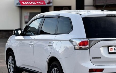 Mitsubishi Outlander III рестайлинг 3, 2013 год, 1 600 000 рублей, 13 фотография